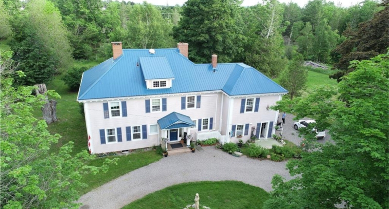 Mowat Dr aerial view